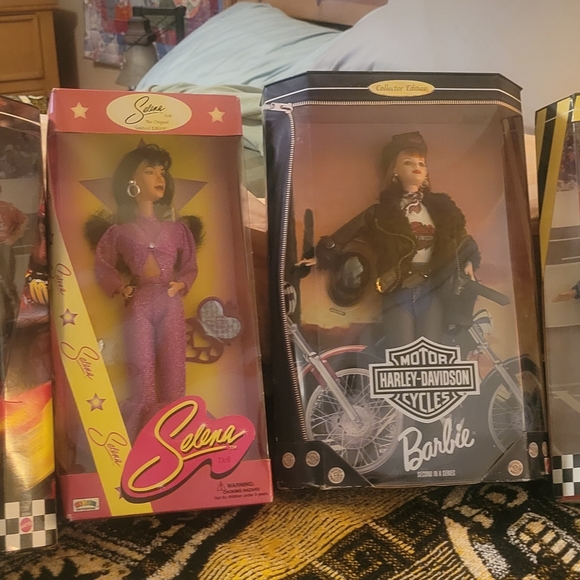 Barbies - Picture 7 of 7